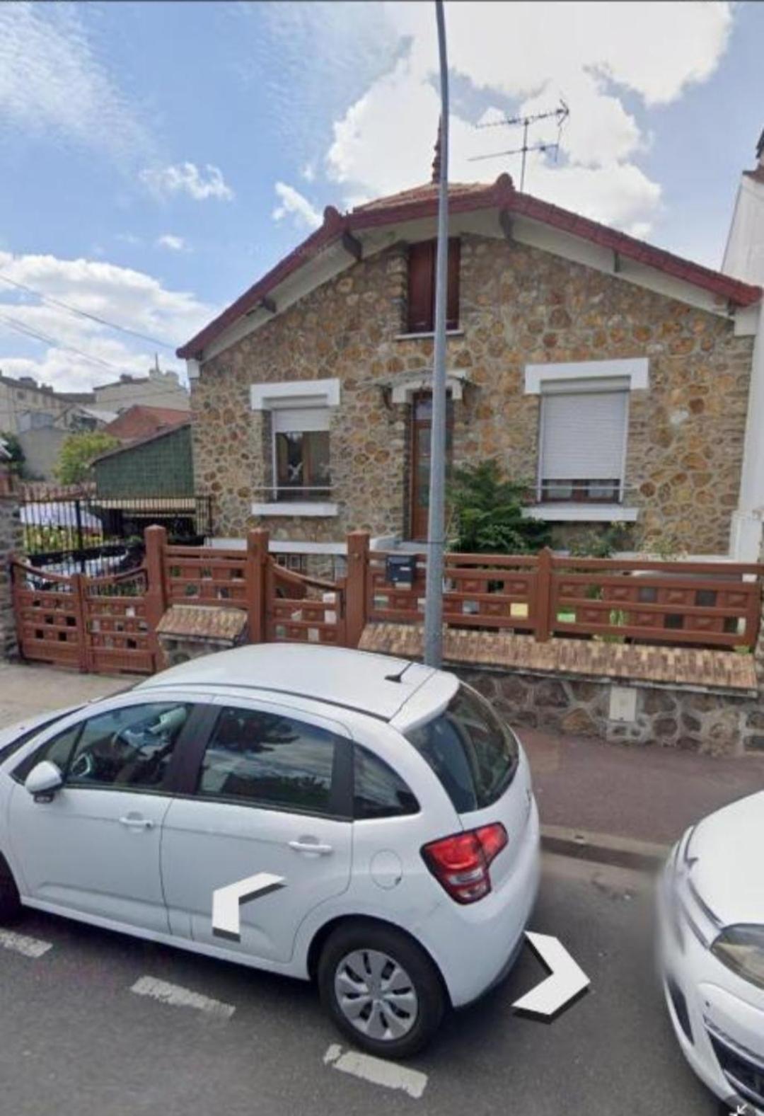 Maison D'Hote La Courneuve Exterior photo